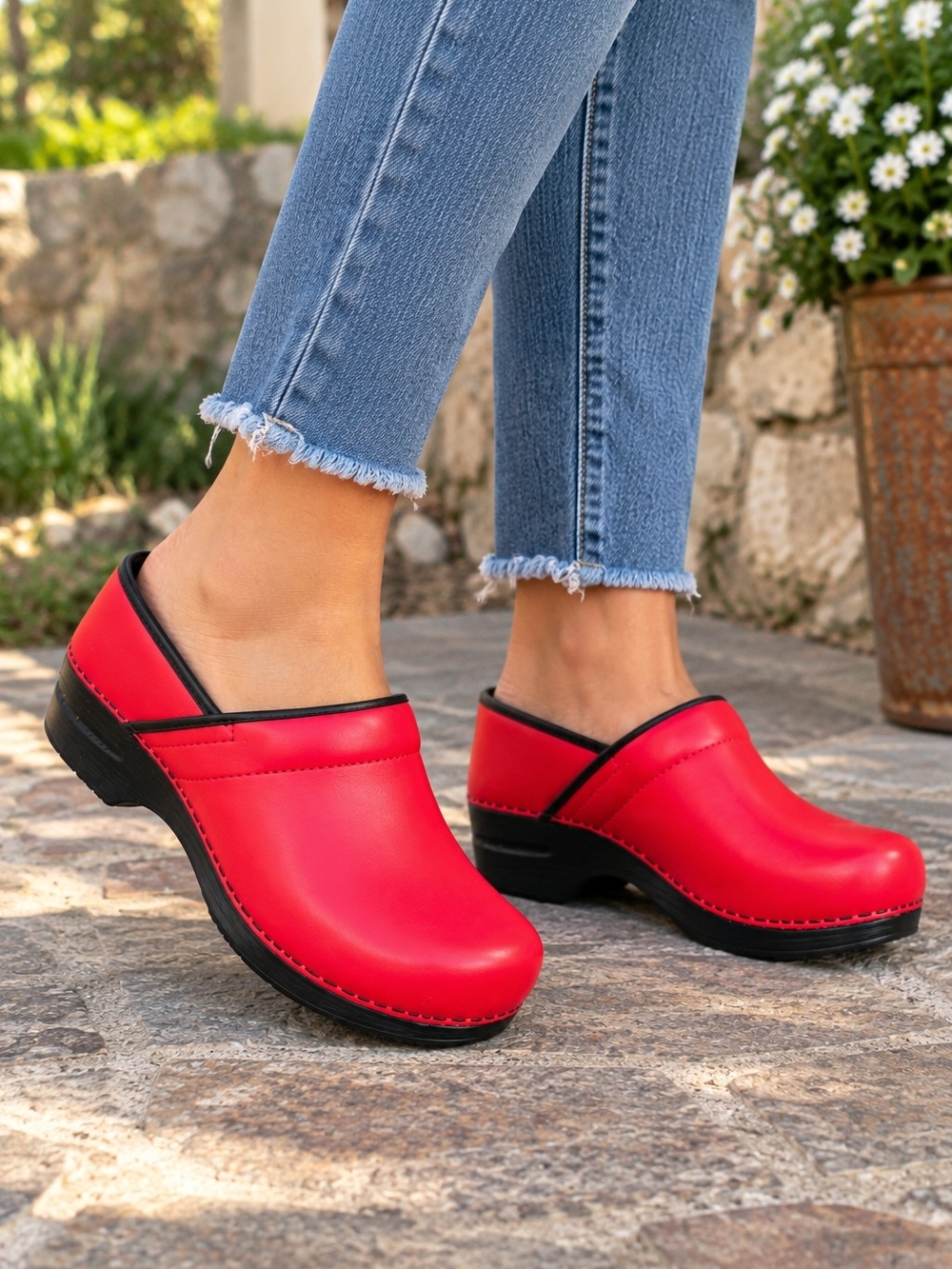 Dansko Red Leather Clogs Women’s Size 9 / EU 39 Comfort Shoes